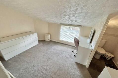 DRESSING ROOM