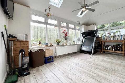 CONSERVATORY/UTILITY