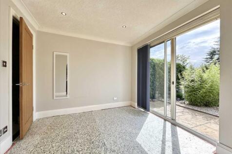 GROUND FLOOR BEDROOM