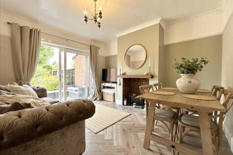 REAR RECEPTION ROOM