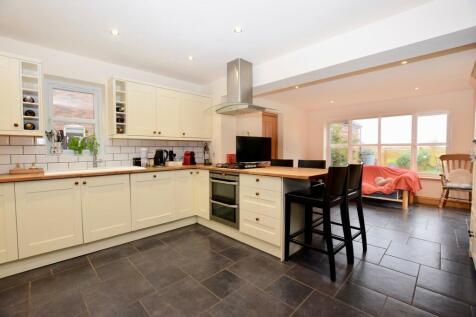 Kitchen/Family Ro...