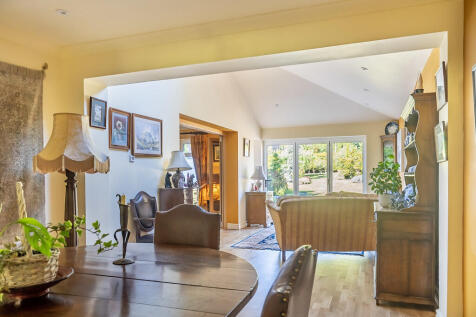 Dining Room Throu...