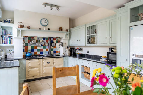 Kitchen/Breakfast...