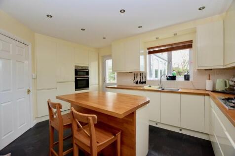 Kitchen/Breakfast...