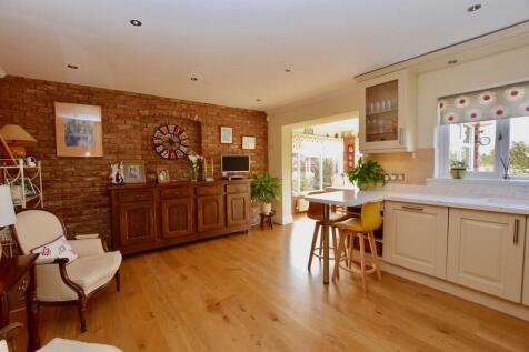 Kitchen/Dining Ro...