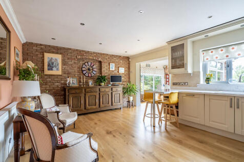 Kitchen/Dining Ro...