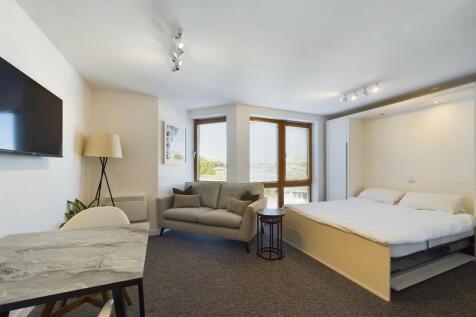 Lounge / Bedroom