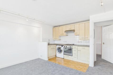 Lounge / Kitchen