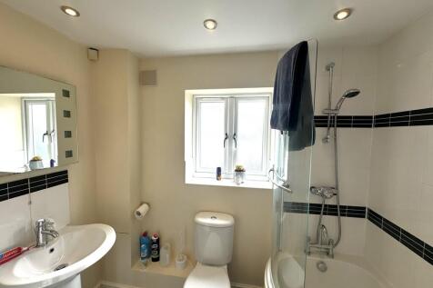 Bathroom 2 .
