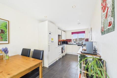 Kitchen / Dining ...