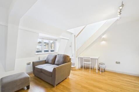 Lounge / Kitchen