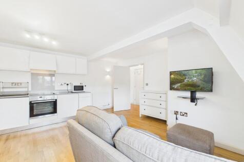Lounge / Kitchen