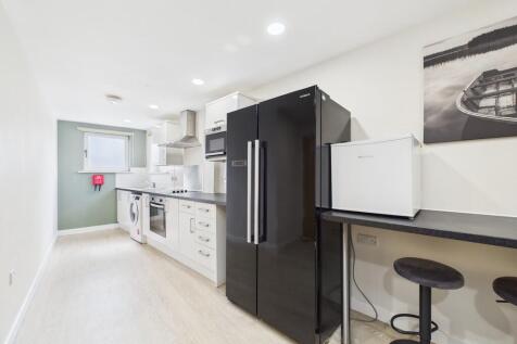 Kitchen / Lounge