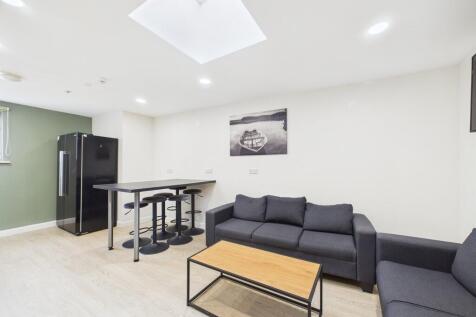 Kitchen / Lounge