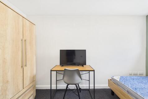 Bedroom 5.4