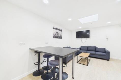 Kitchen / Lounge
