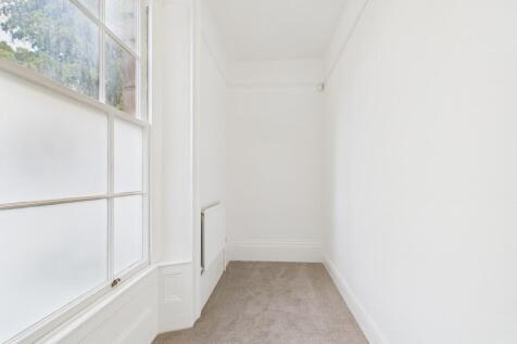 Bedroom 2 / Study