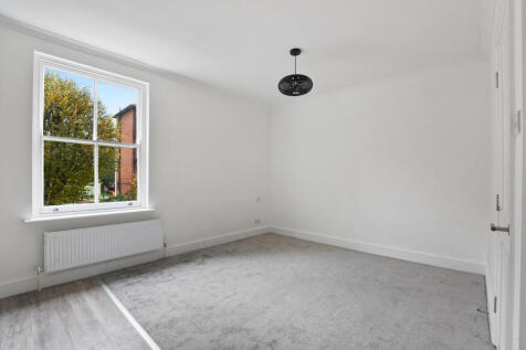 3. Living Room.JPG