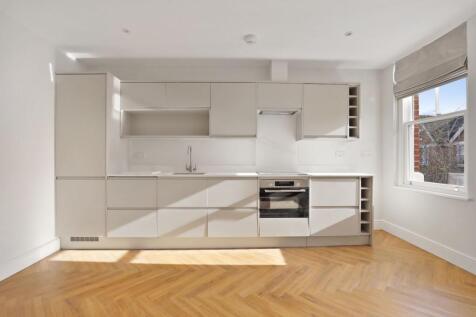 4 KITCHEN.JPG