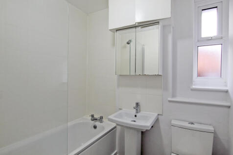 7.bathroom.jpg