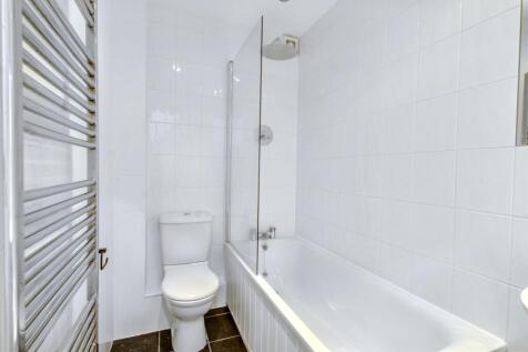 6.BATHROOM.jpg