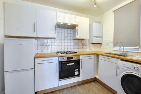 5.kitchen.jpg