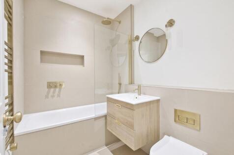10. Bathroom -Orignal (6)-medium.JPG