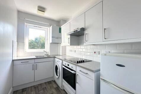 5 kitchen.jpeg