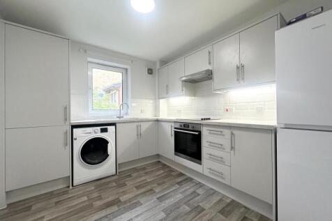 2. KITCHEN.jpeg