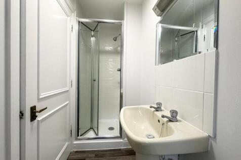 7. EN-SUITE.jpeg