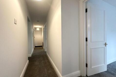 8. HALLWAY.jpeg