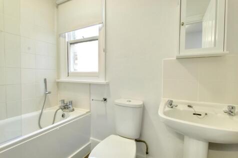 8.BATHROOM.jpg