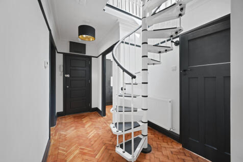4.hallway.JPG