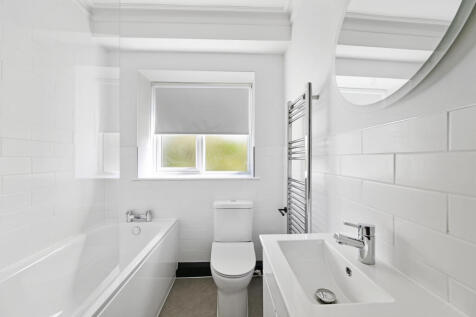 6.bathroom.JPG