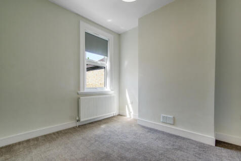5.BEDROOM.jpg