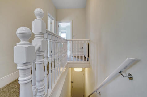 9.HALLWAY.jpg