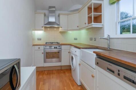 3. Kitchen.JPG