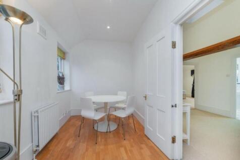 4. Dining Area.JPG