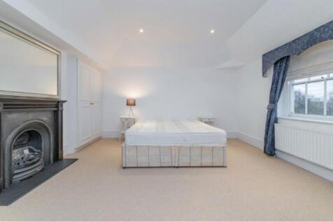 5. Master Bedroom.JPG