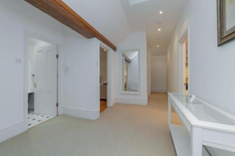 9. Hallway.JPG