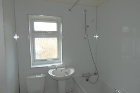 Pic 7 Bathroom.JPG