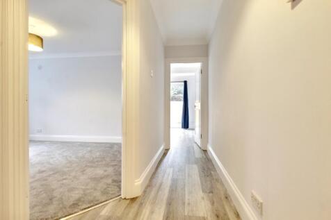 7.HALLWAY.jpg