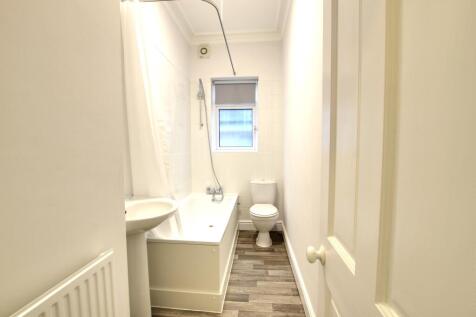 5 bathroom.jpg