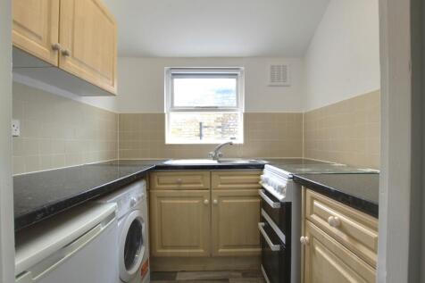 4 KITCHEN.jpg