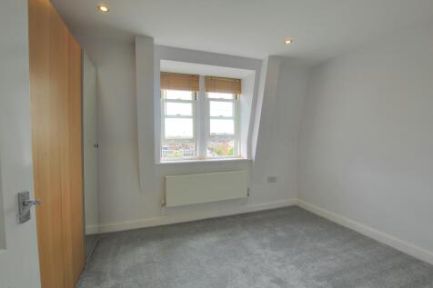 4  Bedroom.jpg