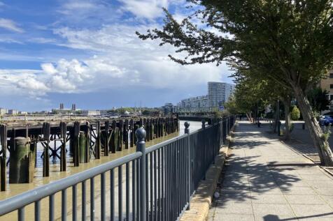 11.THAMES PATH.JPG