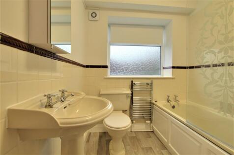 6.bathroom.jpg