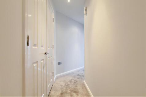 7.hallway.jpg