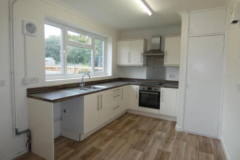 Pic 2 Kitchen (10).JPG