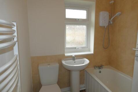 Pic 6 Bathroom (2).JPG